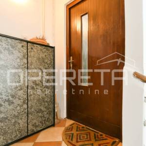 PRODAJA, STAN, ZAGREB, CENTAR, VARŠAVSKA (Cvjetni trg), 2 STANA- JEDAN PORED DRU