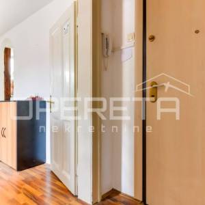 PRODAJA, STAN, ZAGREB, CENTAR, VARŠAVSKA (Cvjetni trg), 2 STANA- JEDAN PORED DRU