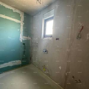 Prodaja stana/penthouse u novogradnji sa velikom terasom, Štinjan!