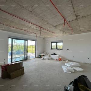 Prodaja stana/penthouse u novogradnji sa velikom terasom, Štinjan!