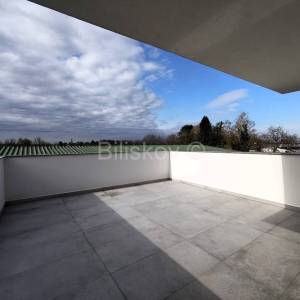 Prodaja,Klara,trosoban stan 76,35m na drugom  katu, terasa, parking