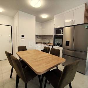 Prodaja,Klara,trosoban stan 76,35m na drugom  katu, terasa, parking