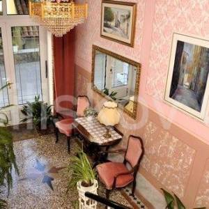 Prodaja,Rab,Autohtona kamena kuća u nizu površine 500m2,prilika