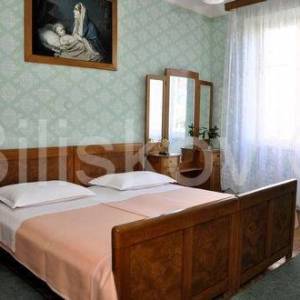 Prodaja,Rab,Autohtona kamena kuća u nizu površine 500m2,prilika