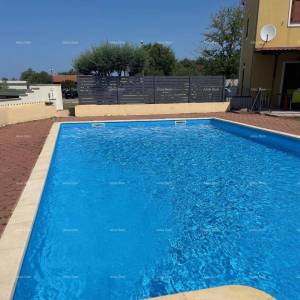 Prodaje se 2-sobni stan, VABRIGA, 68 m2, sa bazenom