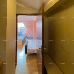 Prodaje se  dvoetažni stan, Medulin. Lokacija odlična,  idealno za obitelji sa malom djecom. U neposrednoj blizini hotela Arkus...