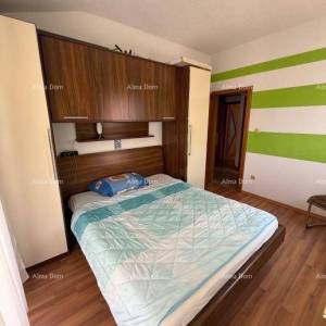 Prodaje se dvojna  kuća u Poreču, 2 km od mora