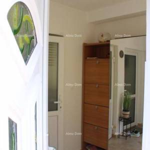 Prodaje se dvojna  kuća u Poreču, 2 km od mora