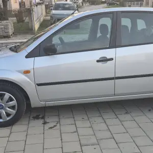 prodaje se Ford Fiesta