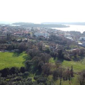 Prodaje se građevinsko zemljište u Medulinu, 6700m2