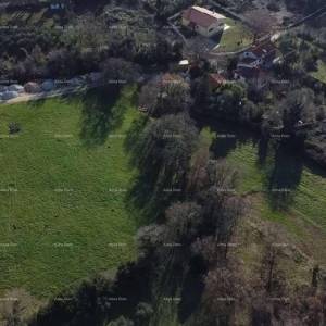 Prodaje se građevinsko zemljište u Medulinu, 6700m2