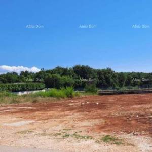 Prodaje se građevinsko zemljište poslovno-stambene namjene na atraktivnoj lokaciji, 990 m2