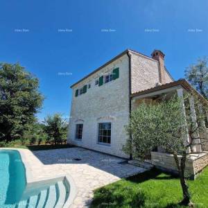 Prodaje se kamena vila sa bazenom u Vižinadi