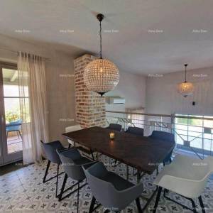 Prodaje se kamena vila sa bazenom u Vižinadi