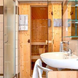 Prodaje se kuća s bazenom i pogledom na more – Ližnjan