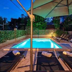 Prodaje se kuća s bazenom i pogledom na more – Ližnjan