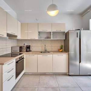 Prodaje se kuća s bazenom i pogledom na more – Ližnjan