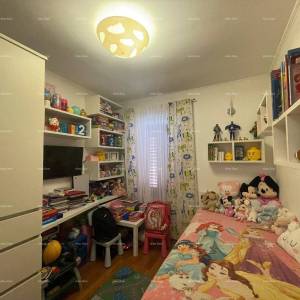 Prodaje se kuća sa 4 stambene jedinice, u samom centru Rovinja,