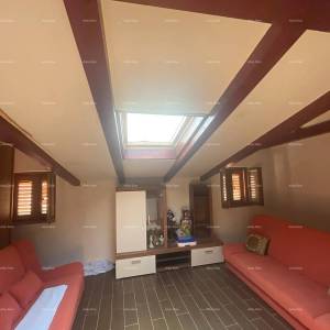 Prodaje se kuća sa 4 stambene jedinice, u samom centru Rovinja,