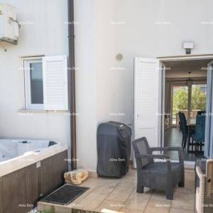 Prodaje se kuća u Novigradu, blizu mora