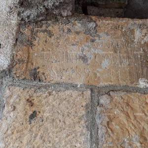 Prodaje se kuća za renovaciju, blizina Tinjana!