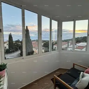 Prodaje se luksuzan prostrani stan u centru Rovinja