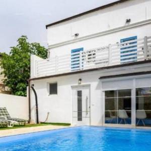 Prodaje se moderna kuća,  blizu Poreča