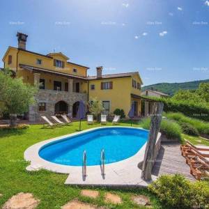 Prodaje se prekrasna vila sa bazenom u blizini Pazina