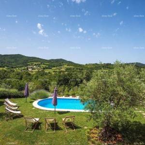 Prodaje se prekrasna vila sa bazenom u blizini Pazina