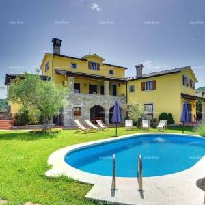 Prodaje se prekrasna vila sa bazenom u blizini Pazina