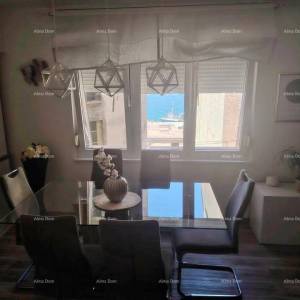 Prodaje se prostrani stan od 96 m² u Puli