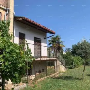 Prodaje se samostojeća kuća za renovaciju u centru Rovinja