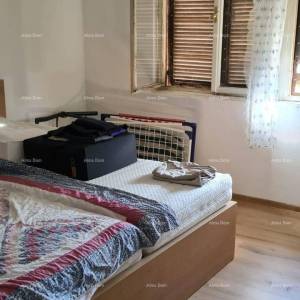 Prodaje se samostojeća kuća za renovaciju u centru Rovinja