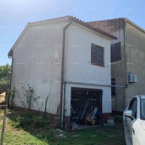 Prodaje se samostojeća kuća za renovaciju u centru Rovinja