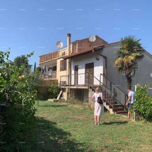 Prodaje se samostojeća kuća za renovaciju u centru Rovinja