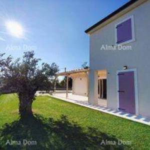 Prodaje se samostojeća kuća, 169 m2, s bazenom, Marčana