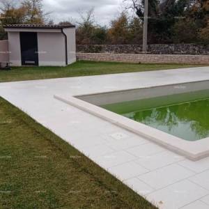 Prodaje se samostojeća kuća, 169 m2, s bazenom, Marčana