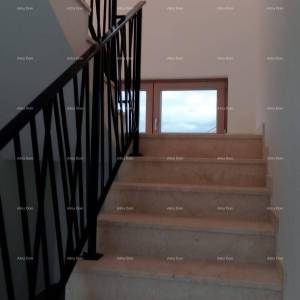 Prodaje se samostojeća kuća, 169 m2, s bazenom, Marčana