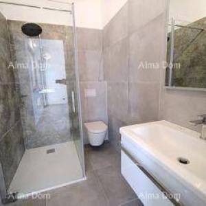 Prodaje se samostojeća kuća, 169 m2, s bazenom, Marčana