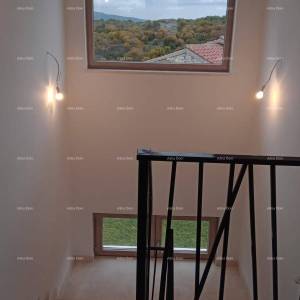 Prodaje se samostojeća kuća, 169 m2, s bazenom, Marčana