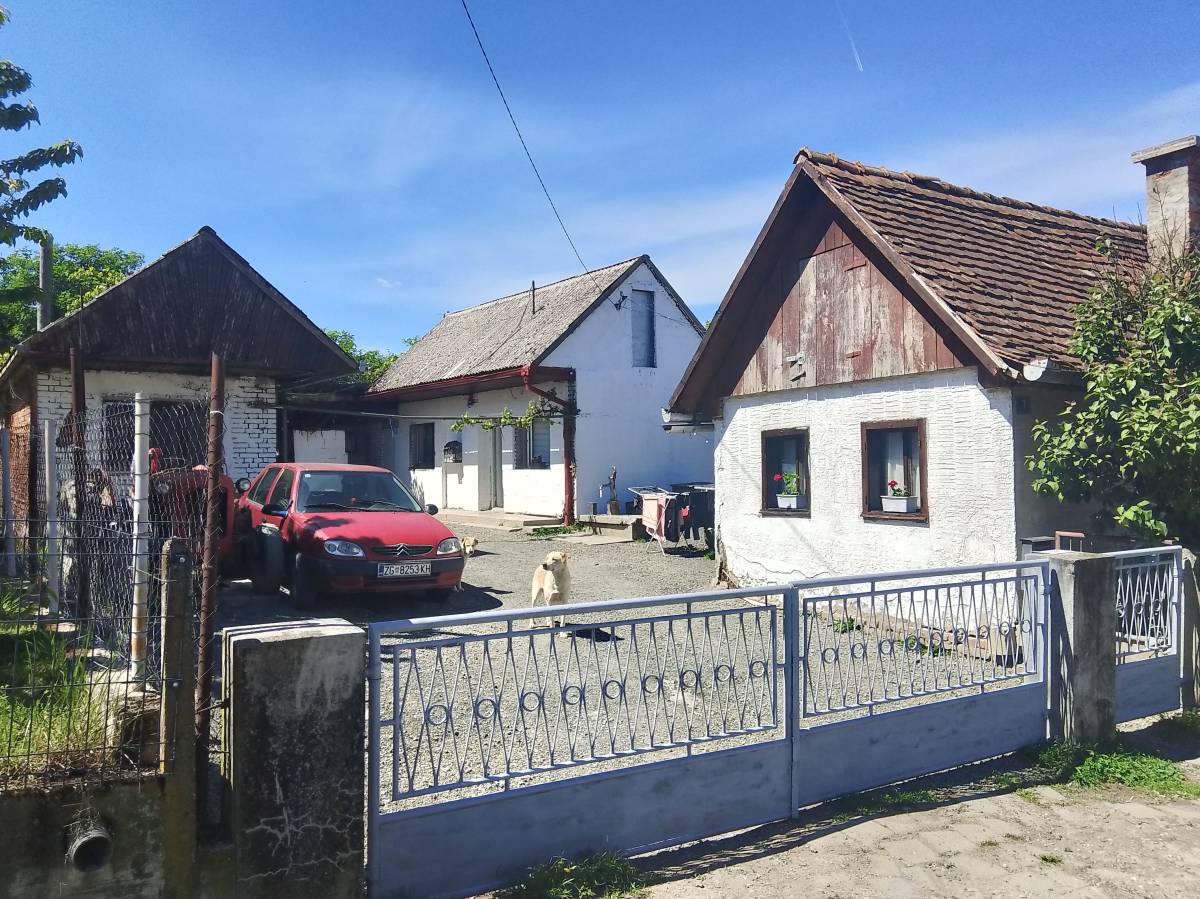 Prodajem Kucu