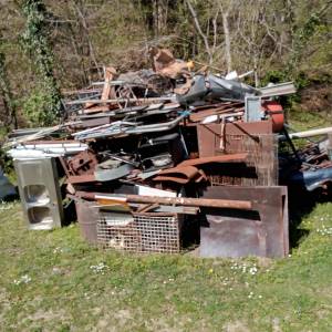 Prodajem otpadni metal