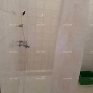 Prodajemo kamenu kuću u centru Brtonigle!