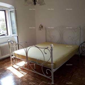 Prodajemo kamenu kuću u centru Brtonigle!