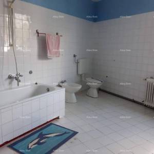 Prodajemo kamenu kuću u centru Brtonigle!