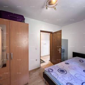 Prodajemo kuću sa dva stana u Valbandonu.