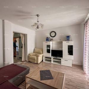 Prodajemo kuću sa dva stana u Valbandonu.