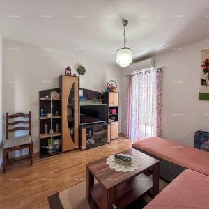 Prodajemo kuću sa dva stana u Valbandonu.