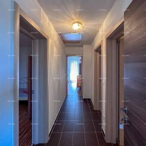 Prodajemo kuću sa dva stana u Valbandonu.