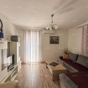 Prodajemo kuću sa dva stana u Valbandonu.